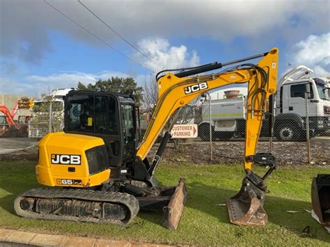 Used JCB 65R